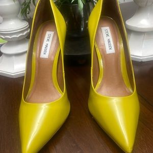 Beautiful Steve Madden Chartreuse Stilettos size 9 worn only once